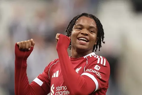  ريو نجوموها يكتب التاريخ بصناعة صلاح.. أصغر 5 لاعبين سجلوا أهدافًا في ليفربول